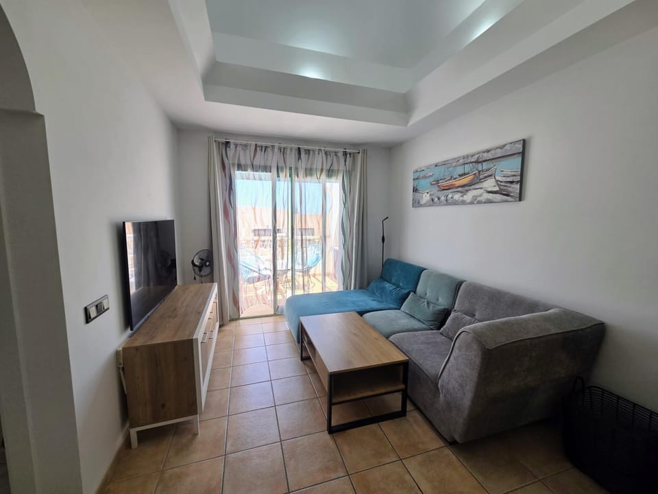 TV and multimedia, Living room, Photo of the whole room, Seating area, Evening entertainment