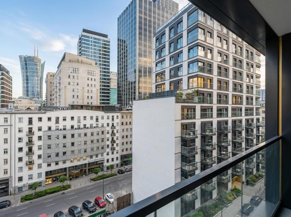 Property building, Day, Neighbourhood, City view, Street view, Location, Parking