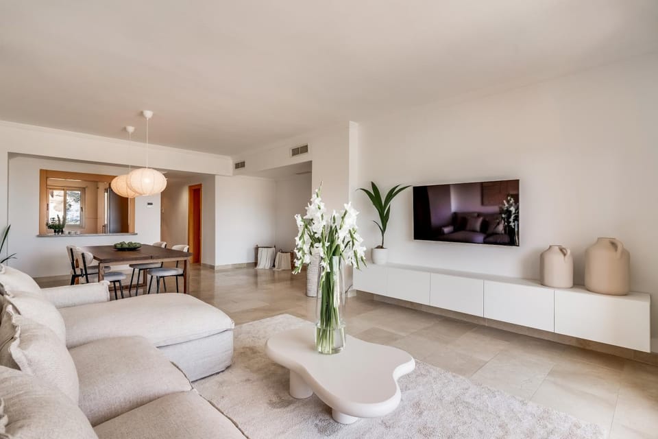 TV and multimedia, Living room, Dining area