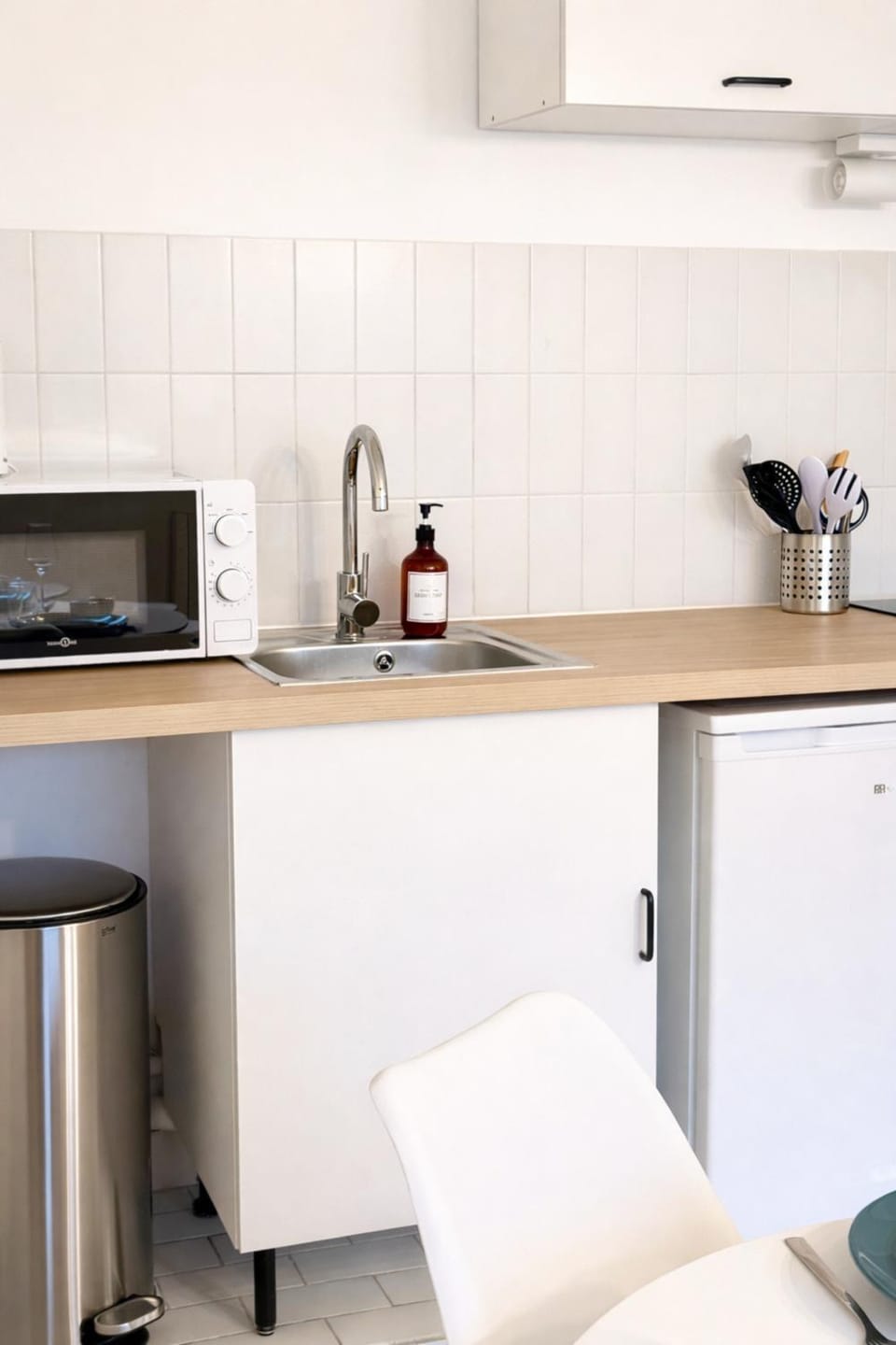 microwave, kitchen