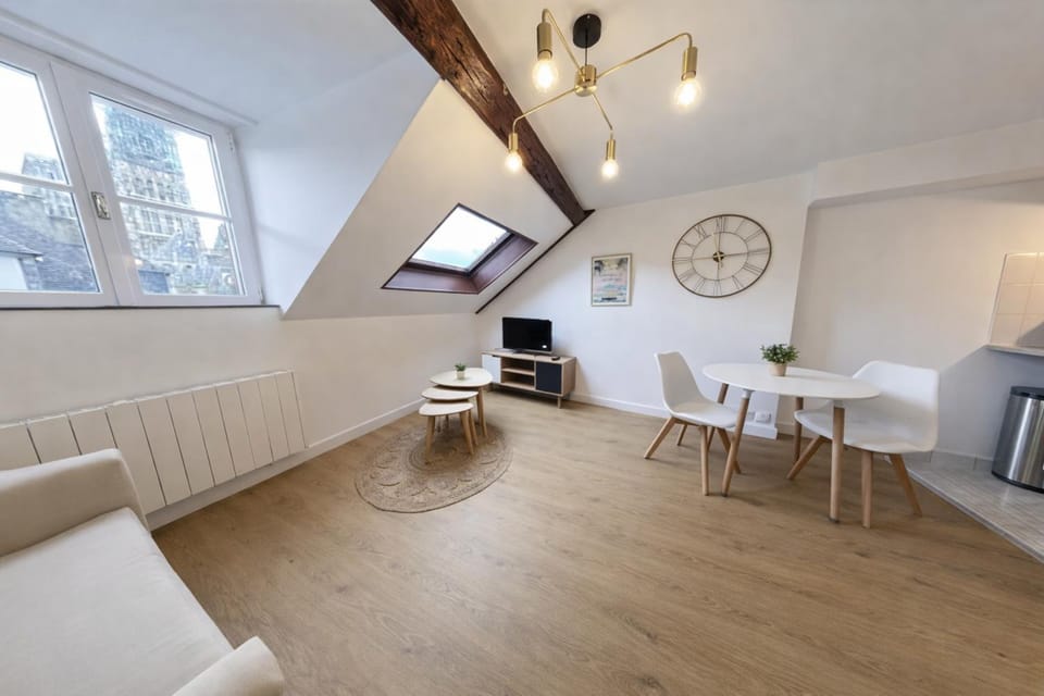 TV and multimedia, Living room, Seating area, Meals