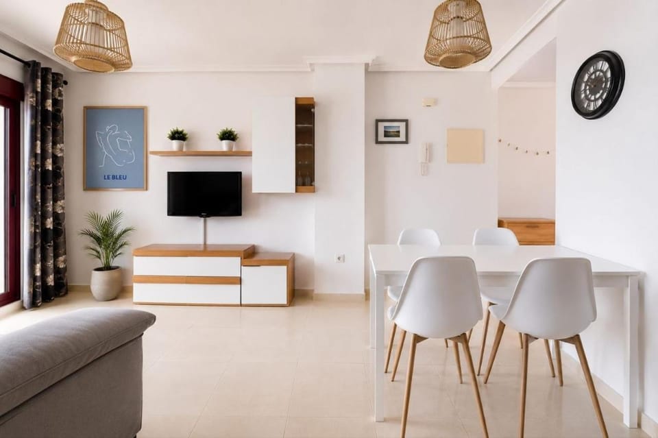 Off site, TV and multimedia, Balcony/Terrace, Living room, Photo of the whole room, Decorative detail, Seating area, Dining area, City view, City view, Landmark view, Landmark view, Sea view, Sea view, furniture, heating, heating, internet, air conditioner, air conditioner