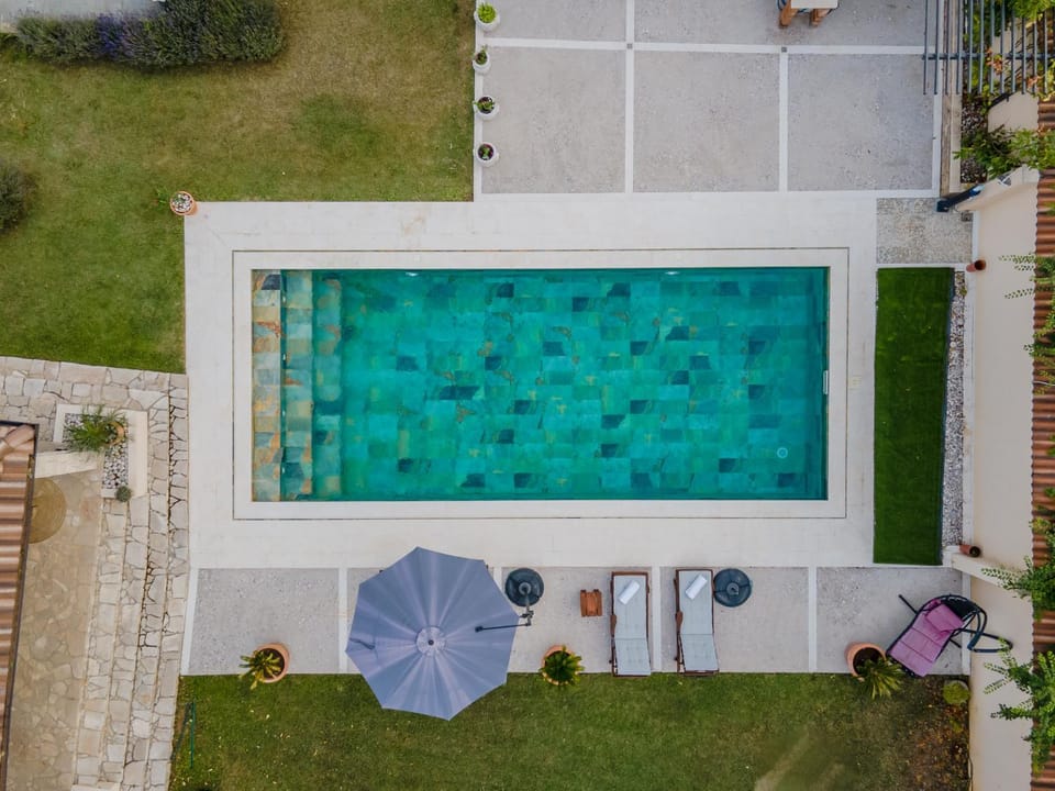 Pool view, Swimming pool, sunbed