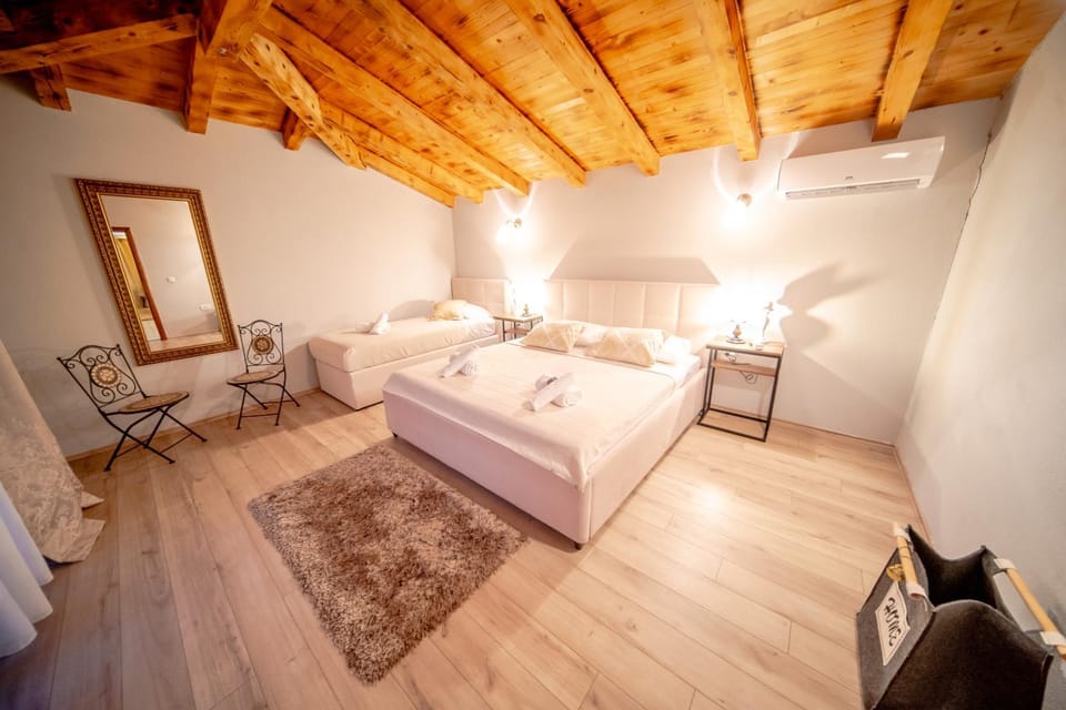 Bed, Bedroom, air conditioner