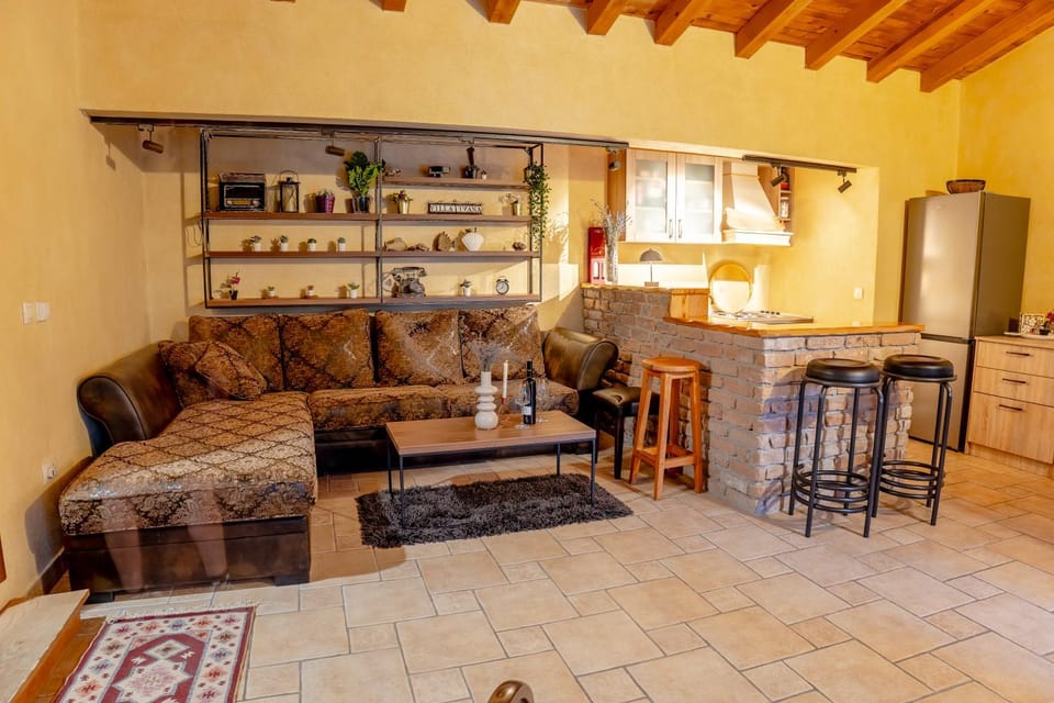 Kitchen or kitchenette, Living room, Seating area