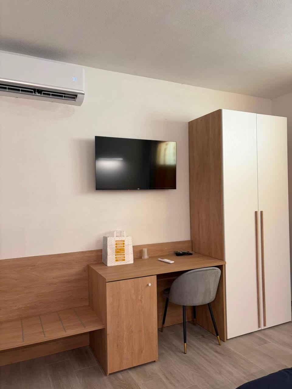 TV and multimedia, wardrobe, air conditioner