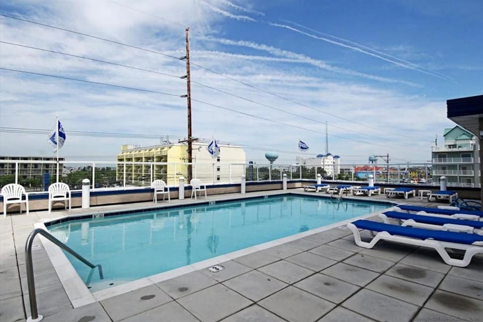 Spacious Oceanfront Condo with 2 Balconies WiFi Central AC & Shared Pool House in Ocean City