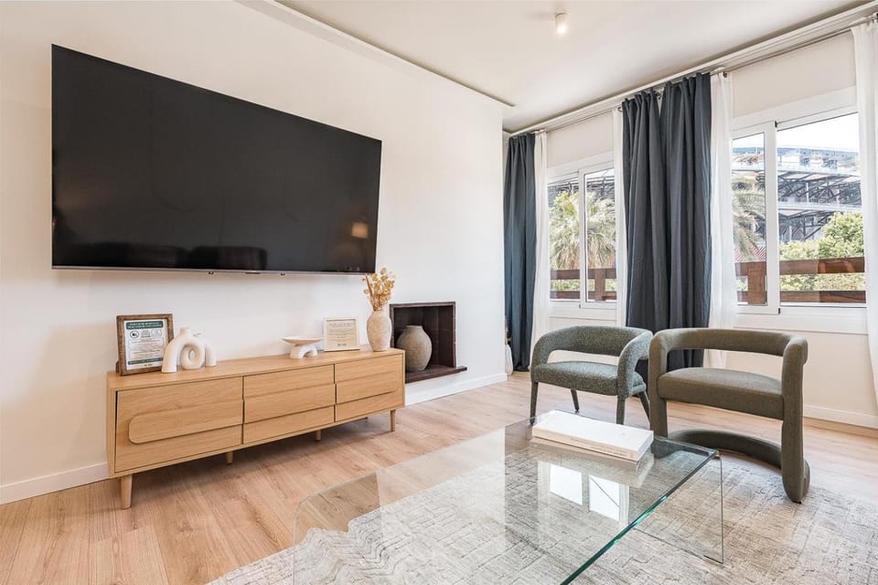 Communal lounge/ TV room, Living room
