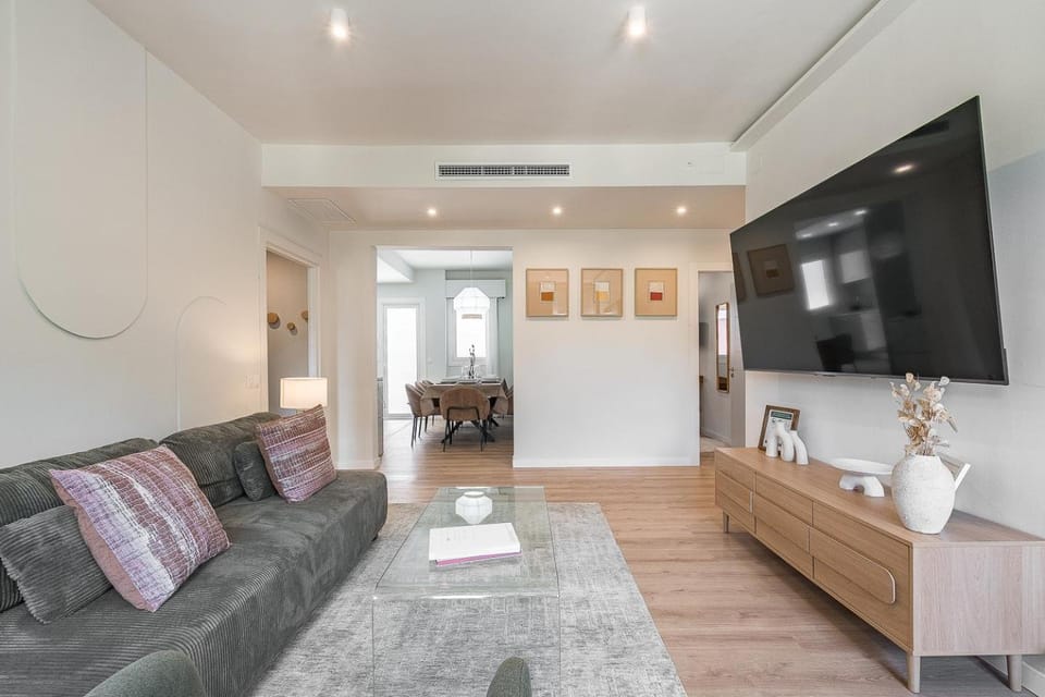 Communal lounge/ TV room, Living room