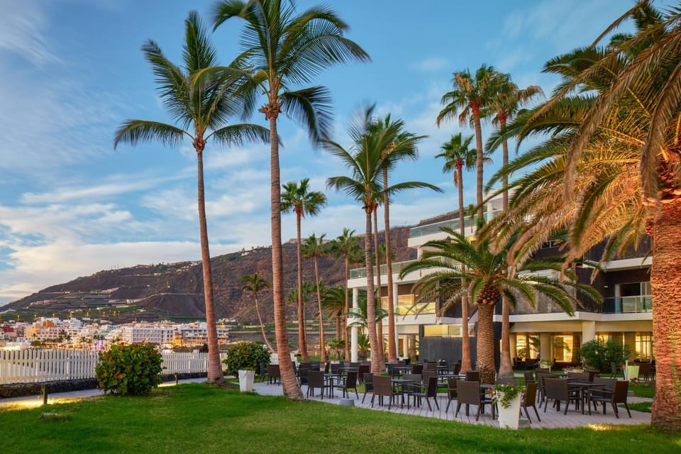 Restaurant/places to eat, Garden, View (from property/room), Balcony/Terrace, Dining area