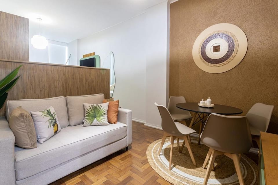 Cozy Tropical Copacabana Gem - King Bed & Hammock Apartment in Rio de Janeiro
