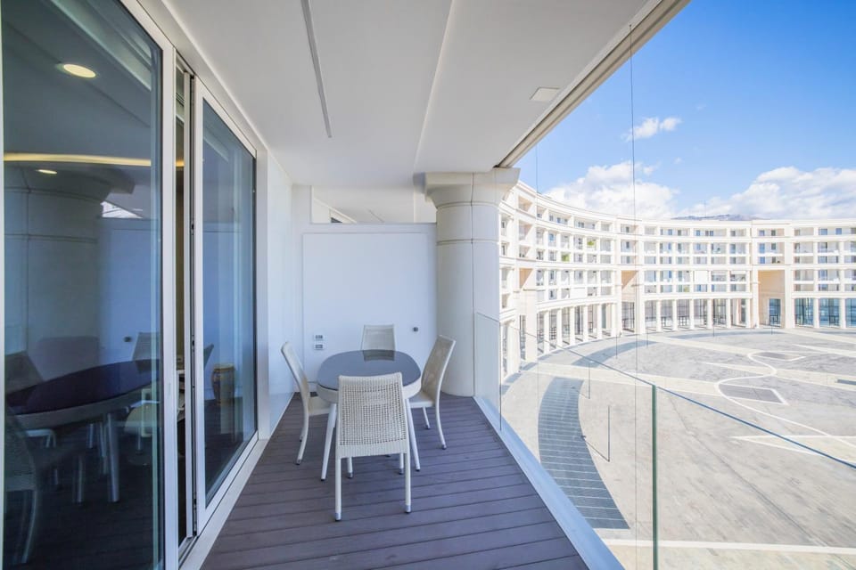 Property building, Patio, View (from property/room), Balcony/Terrace, Dining area