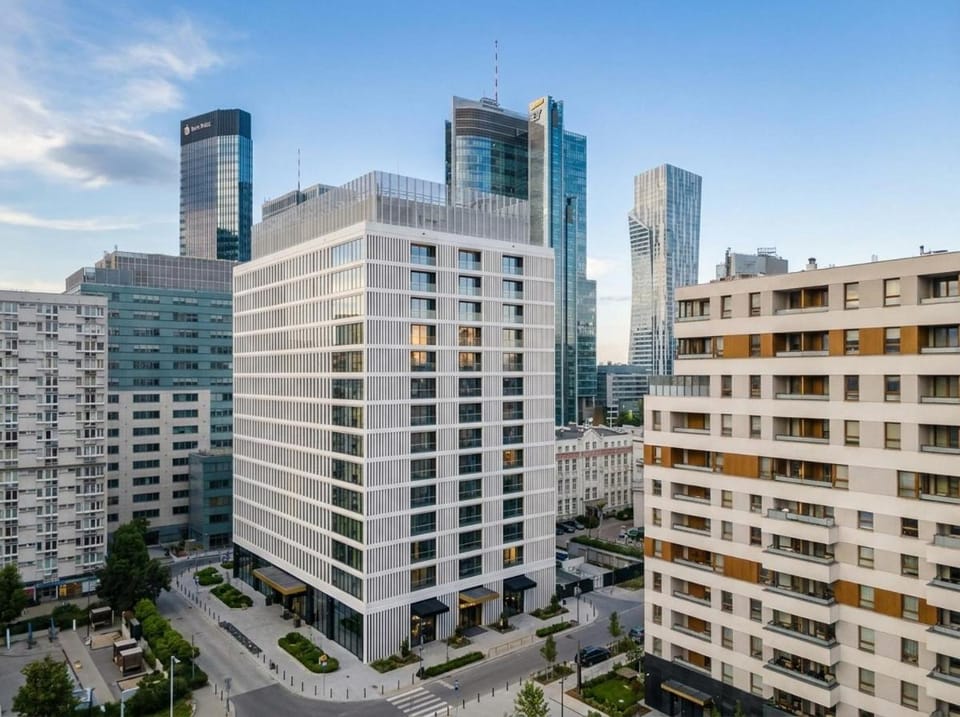 Property building, Day, Neighbourhood, City view, Street view, Location