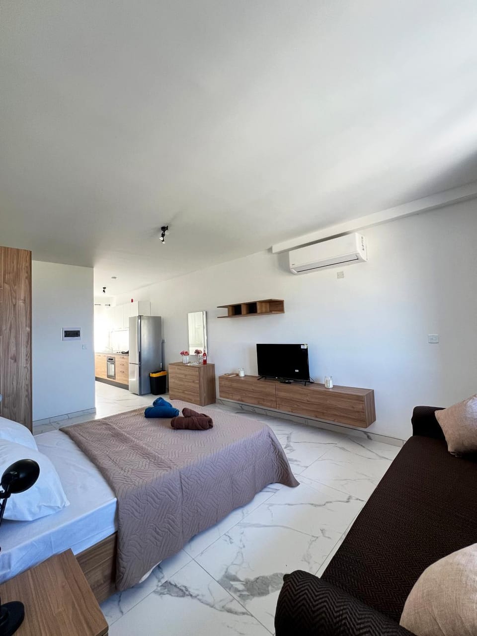 Bed, TV and multimedia, Bedroom, air conditioner
