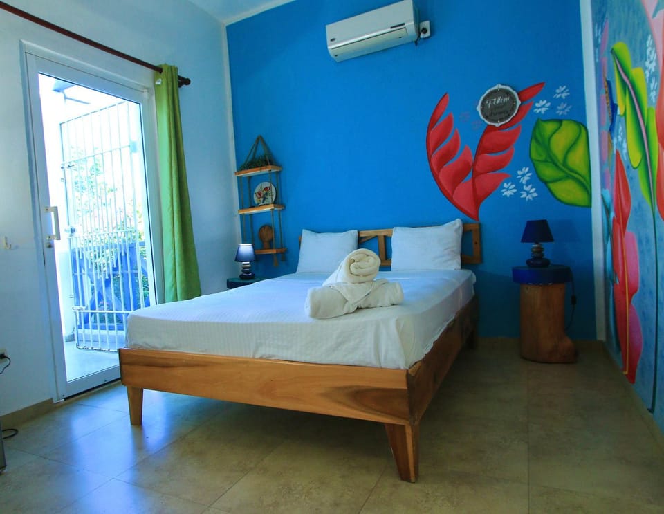 Bed, Photo of the whole room, Bedroom, air conditioner
