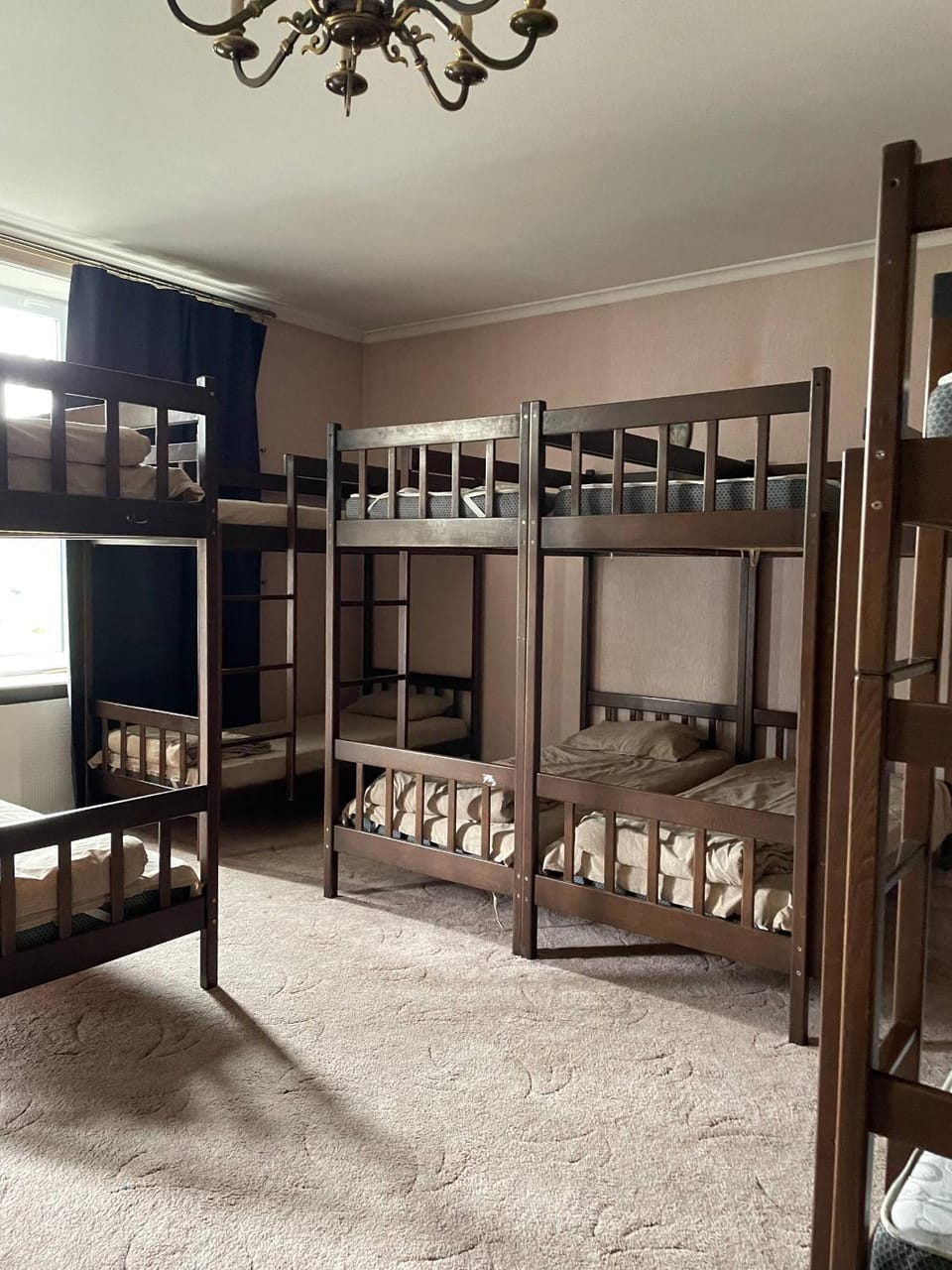 Хостел ЛЮКС FORTUNA Hostel in Lviv