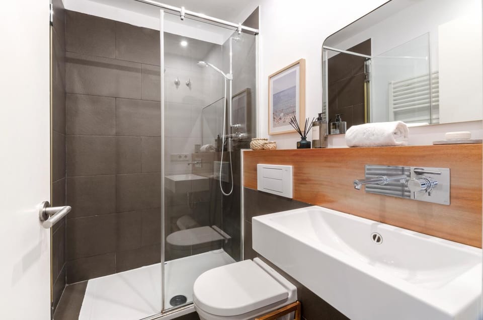 Shower, Bathroom, towels