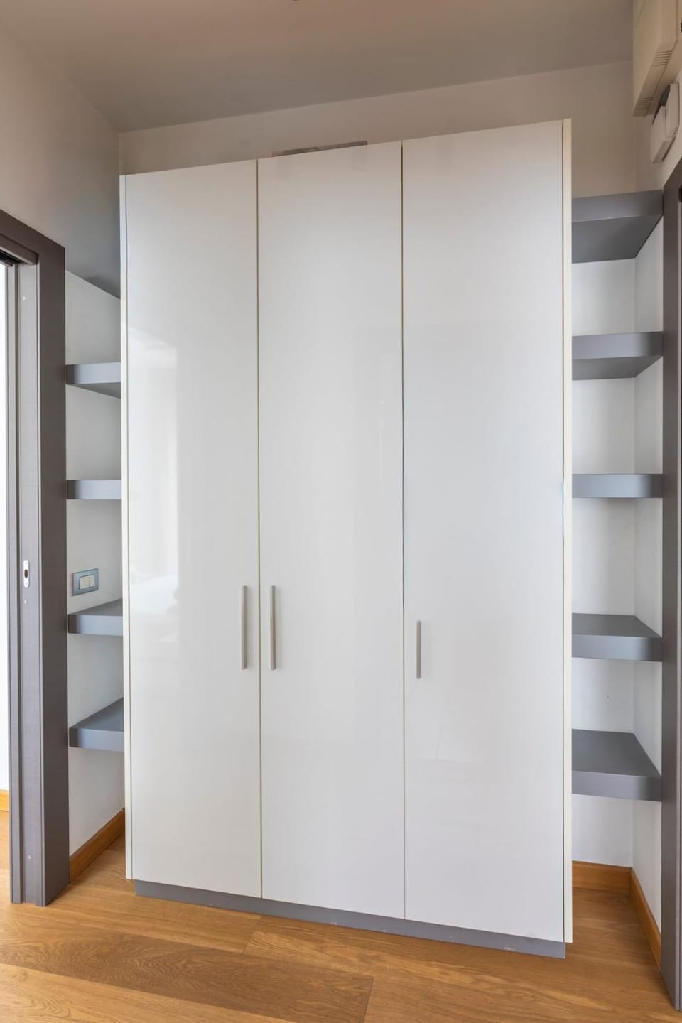 Red Elegance - Milano Porta Venezia Apartment in Milan