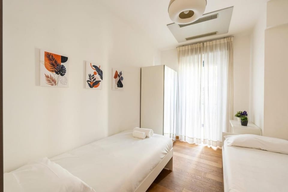 Red Elegance - Milano Porta Venezia Apartment in Milan
