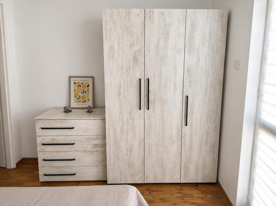 Bedroom, wardrobe