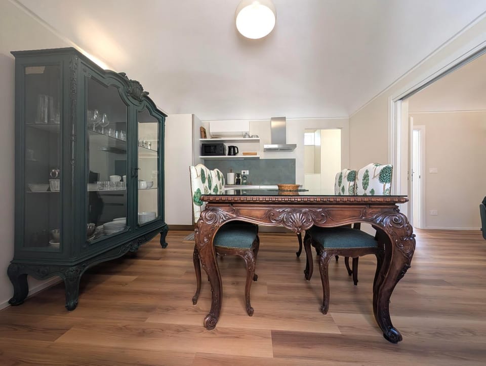 Dining area, kitchen