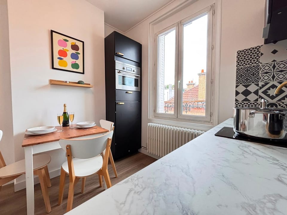 Dining area, kitchen
