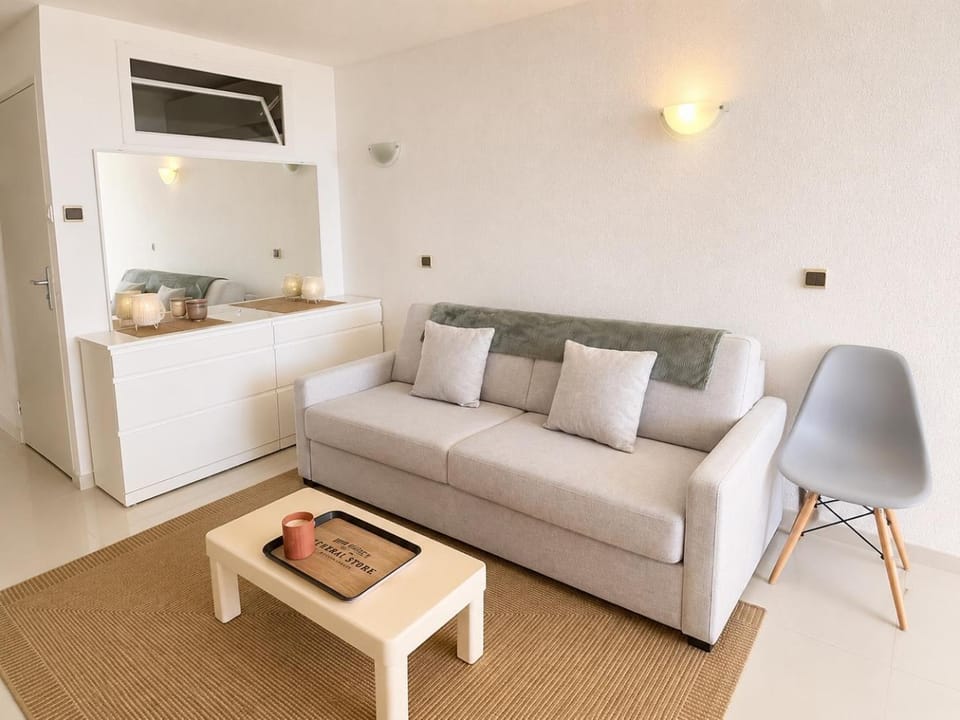 "472" Superbe studio Terrasse vue mer, WiFi, Parking Apartment in Occitanie