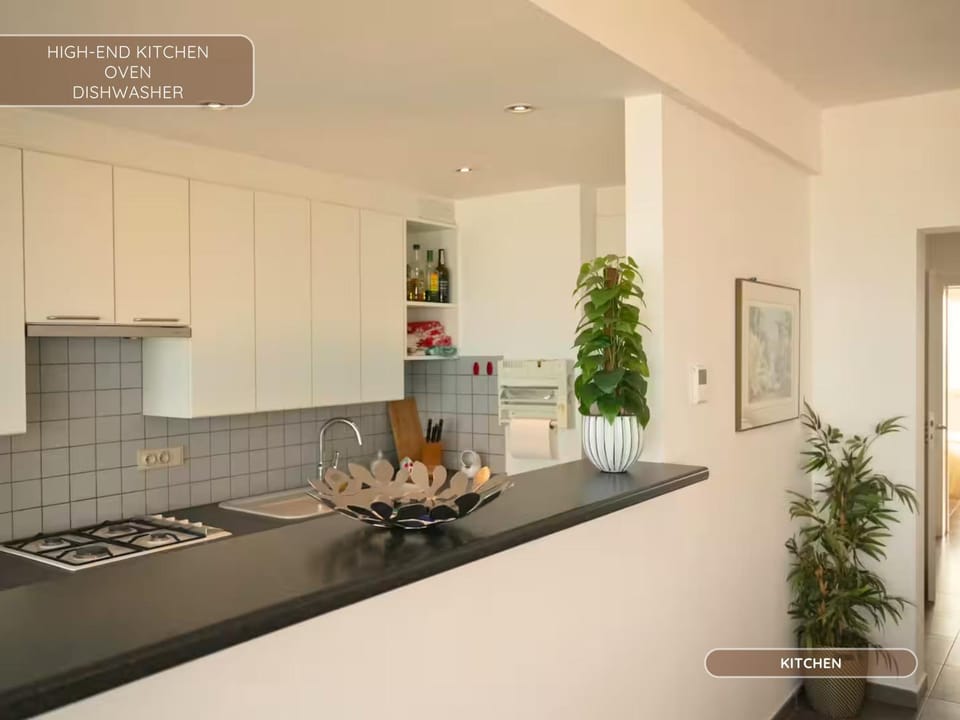 Kitchen or kitchenette, pet friendly, stove