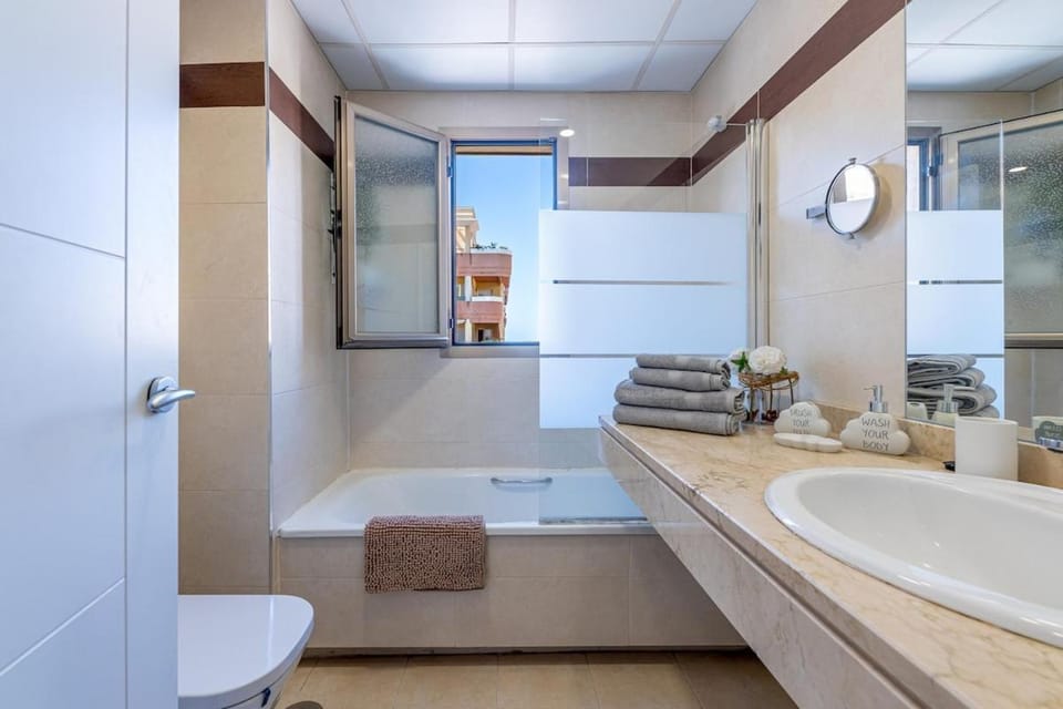 Bathroom, Sea view, Bath