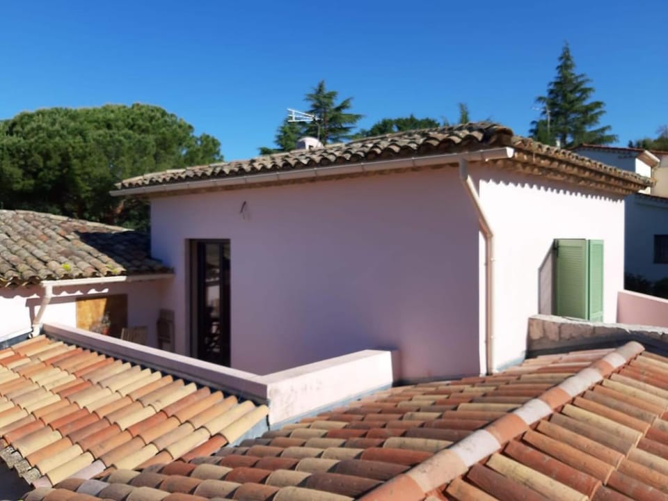 Charming 2-room in quiet Provencal villa Apartment in Valbonne