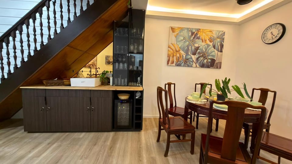 Lounge or bar, Dining area