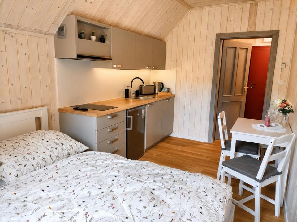 Kitchen or kitchenette, Living room