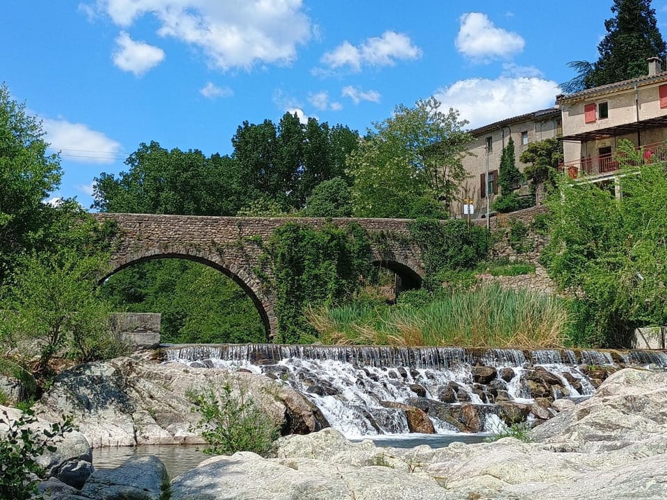 Maison sur la rivière House in Occitanie