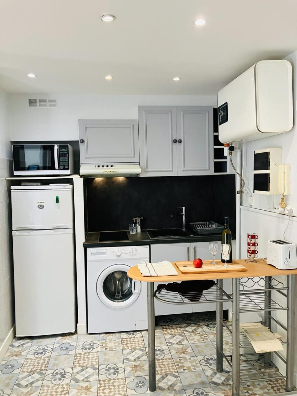 Kitchen or kitchenette