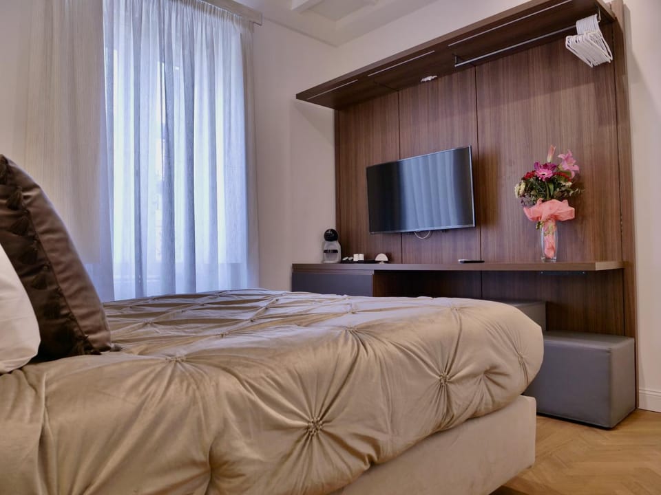 Helmirage Luxury Trevi Bed and Breakfast in Rome