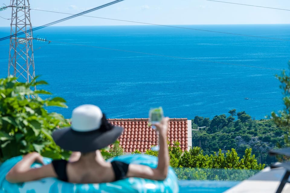 Day, Natural landscape, Sea view, Swimming pool