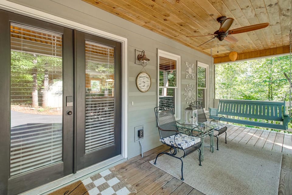 Hannah's Hideaway, Minutes to Dahlonega Square House in Georgia