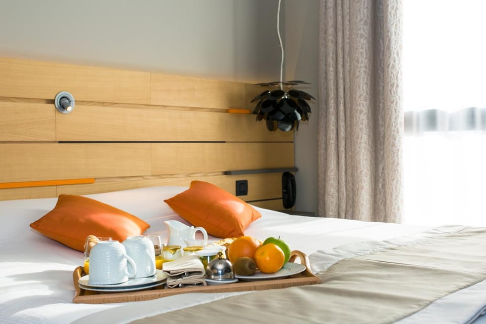 Bed, Bedroom, Breakfast
