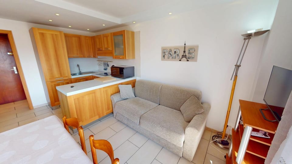 108C -Studio avec terrasse et parking proche mer Apartment in Roquebrune-Cap-Martin