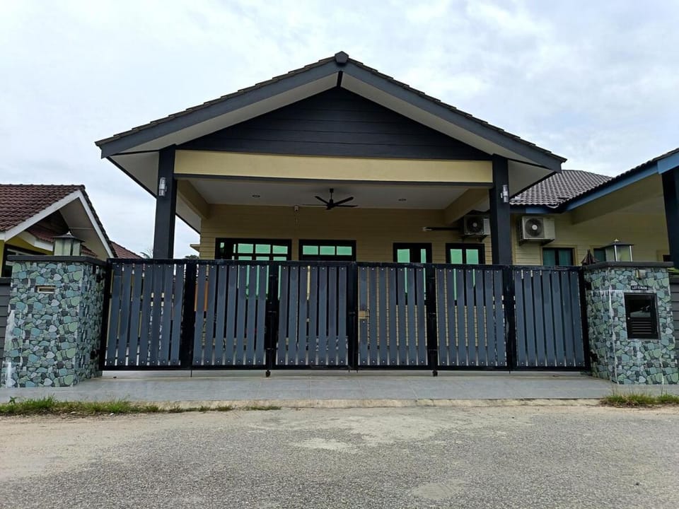 Homestay Bukit Payong Villa in Terengganu, Malaysia