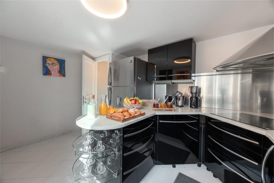 Kitchen or kitchenette, Food, stove
