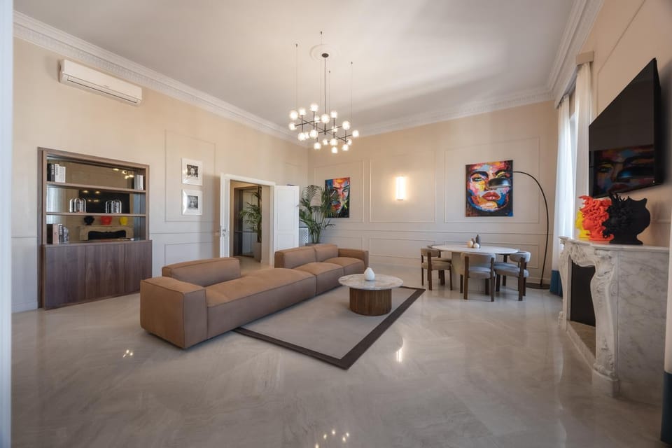 Living room, Seating area