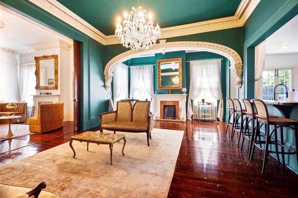 Opulent Historic Villa w Heated Pool 5br 6ba Villa in Faubourg Marigny