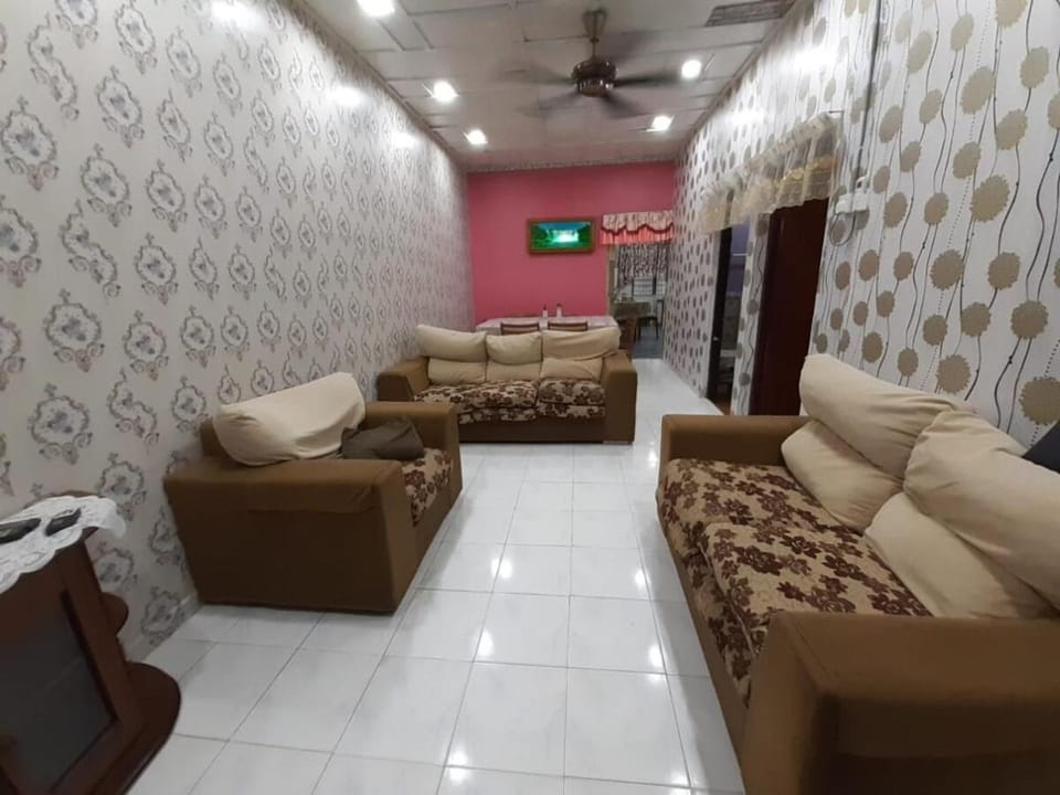 BEMBAN GARDEN HOMESTAY, Batu Gajah, Perak House in Perak Tengah District