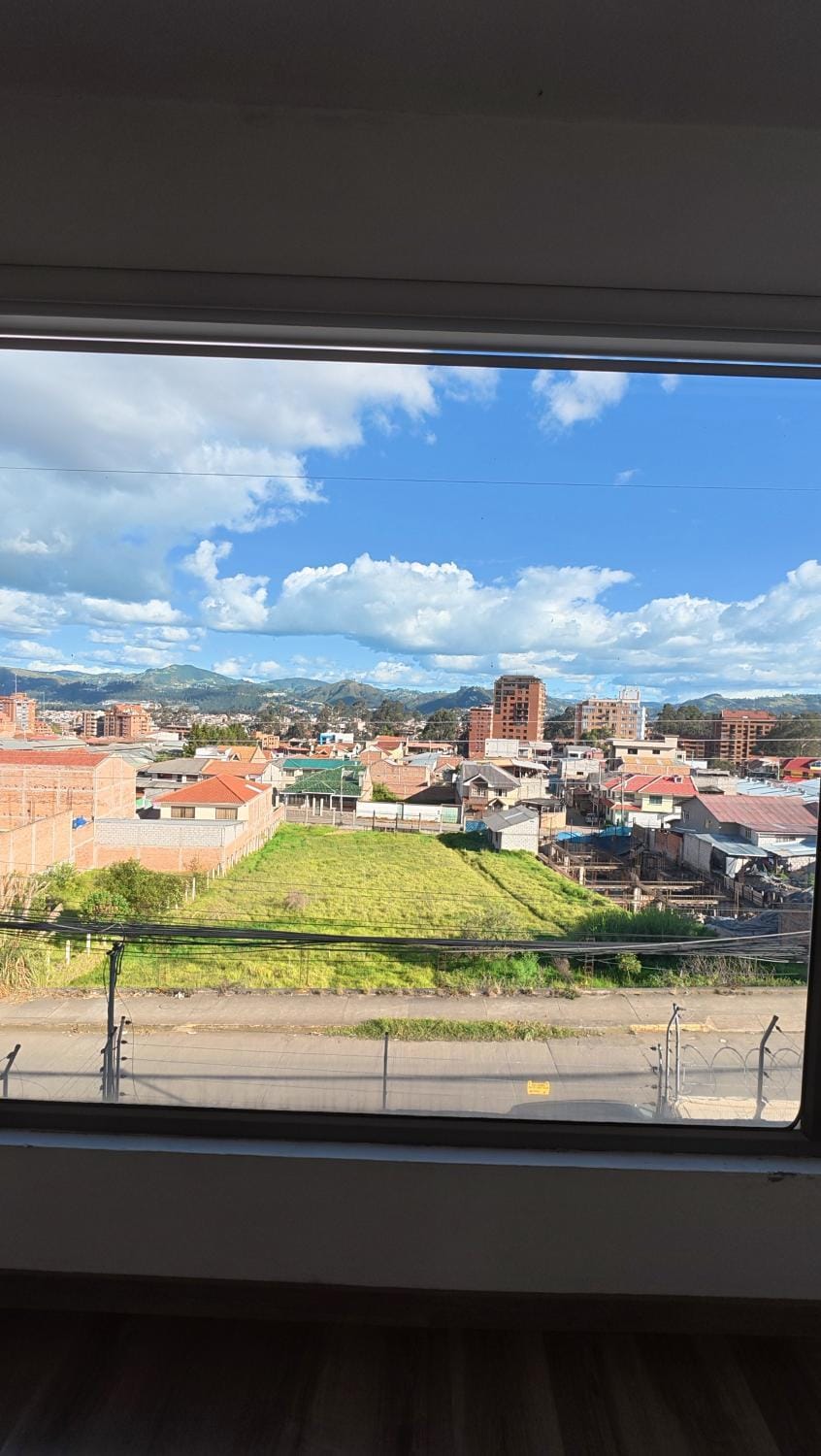 Enorme casa moderna de lujo, 4 camas, junto al hotel Oro verde, 2 garajes electricos House in Cuenca