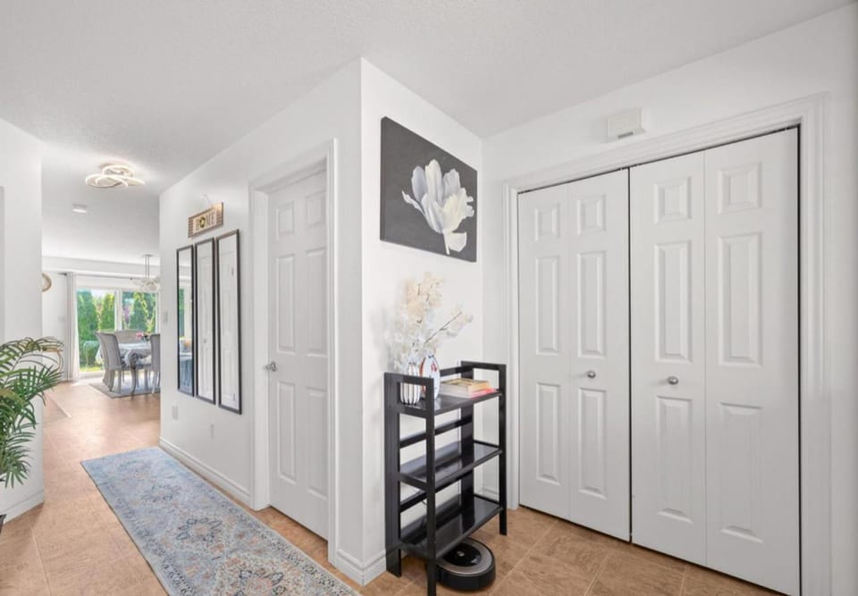 Family Corporate 3BR Yard Parking VW Amazon House in Lake Erie