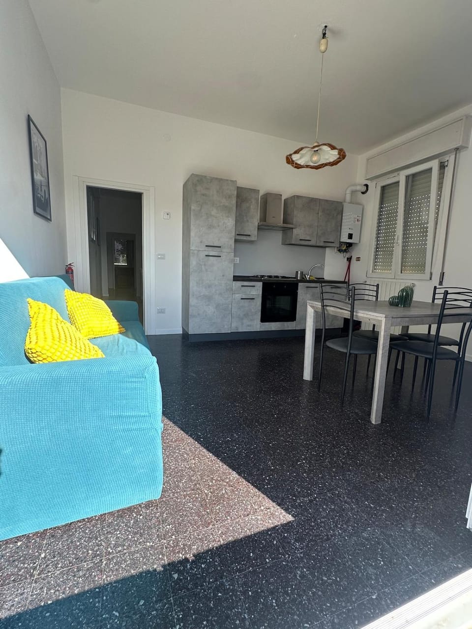 Kitchen or kitchenette, Living room
