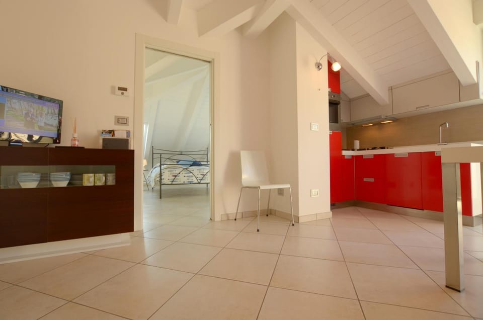 TV and multimedia, Kitchen or kitchenette, oven, stove