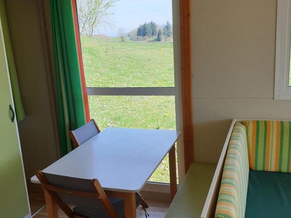Chalet climatisé - 5 pers., animaux OK - API-1-52-2782 Campground/ 
RV Resort in Bourgogne-Franche-Comté