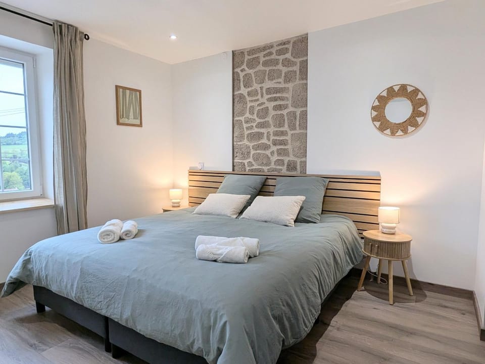 Maison avec piscine et animaux acceptés - 6 pers. - FR-1-582-549 House in Auvergne-Rhône-Alpes